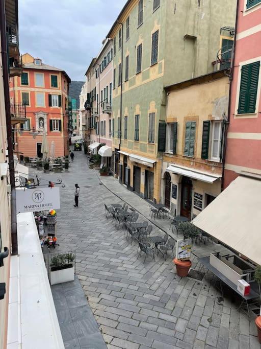 Appartamento In Centro Storico Finale Ligure Exteriör bild