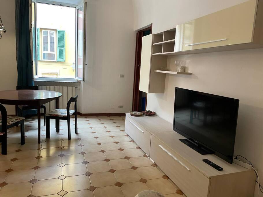 Appartamento In Centro Storico Finale Ligure Exteriör bild